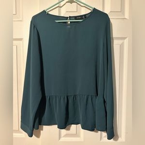 Long sleeve Blouse with Keyhole in the back